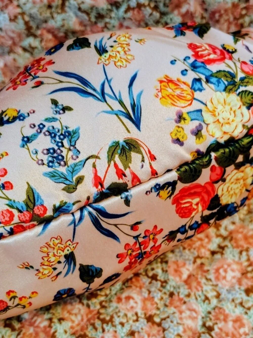 The Vintage Cosmetic Company NWOT Floral Cosmetic Clutch